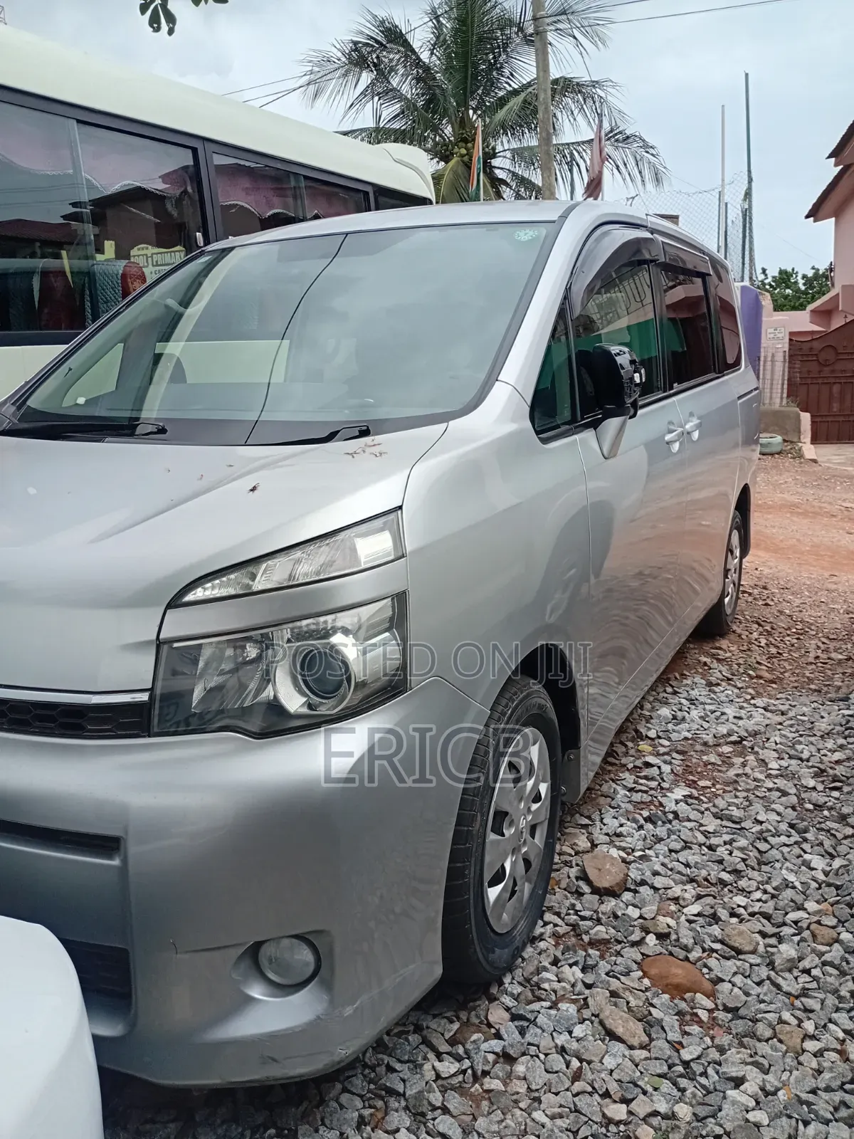 Toyota Voxy 2012 Silver