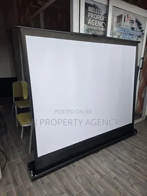Retractable Screen Projector