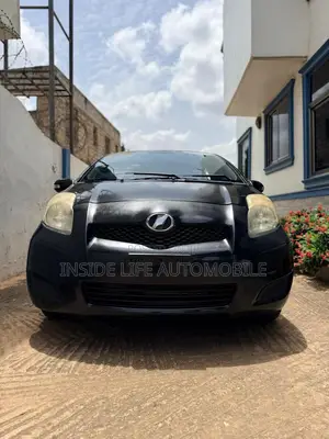 Toyota Vitz 2010 Black