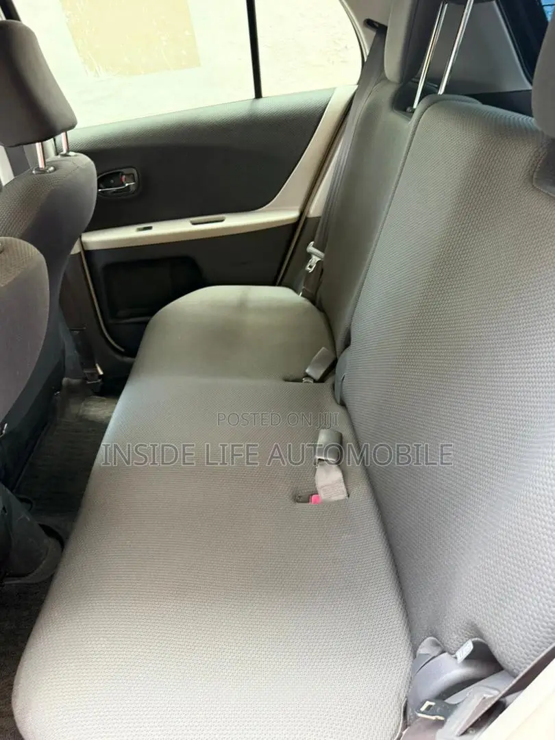 Toyota Vitz 2010 Black