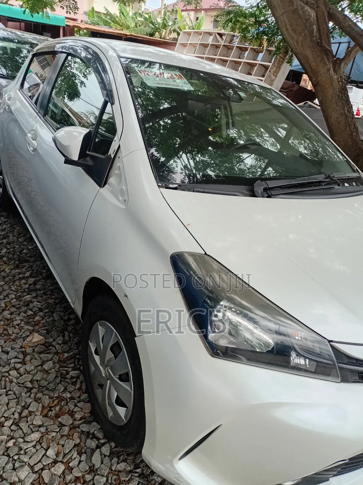 Toyota Vitz 2015 White