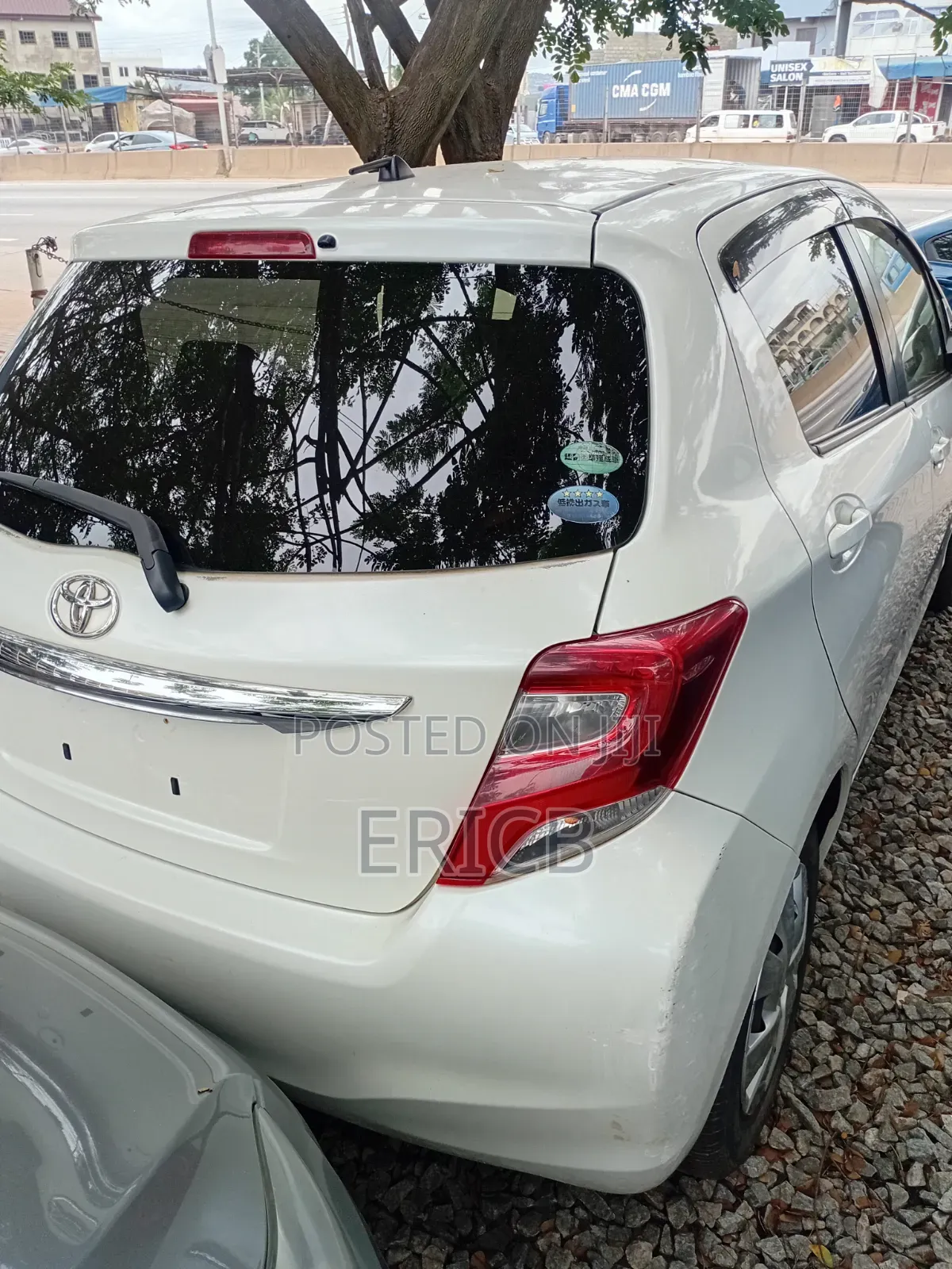 Toyota Vitz 2015 White