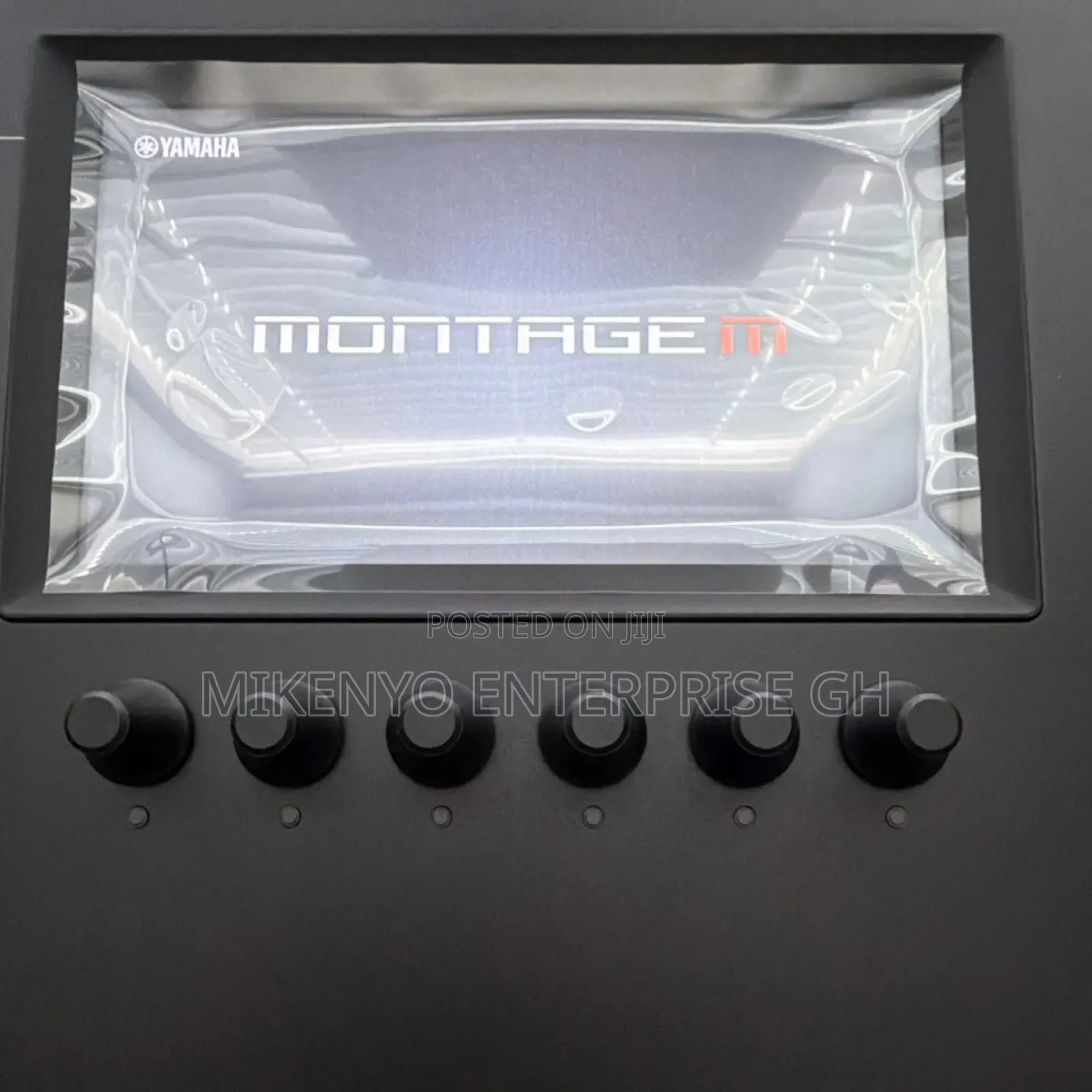Yamaha Montage M8x 88-Key Synthesizer With Stand