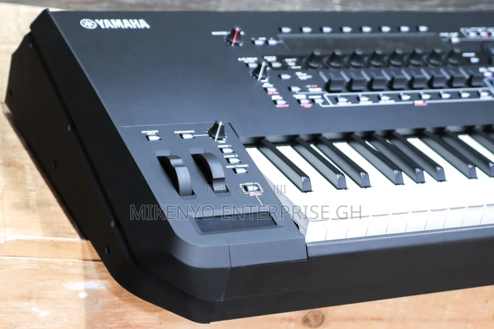 Yamaha Montage M8x 88-Key Synthesizer With Stand