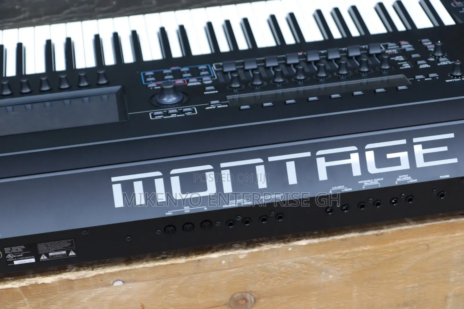 Yamaha Montage M8x 88-Key Synthesizer With Stand