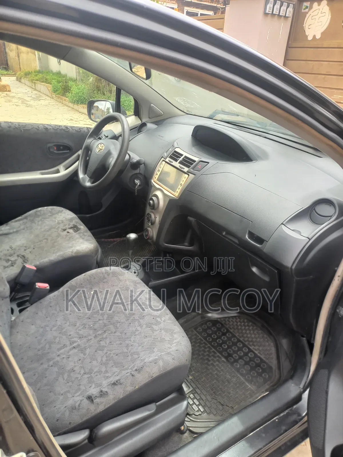 Toyota Vitz 1.0 FWD 3dr 2010 Black