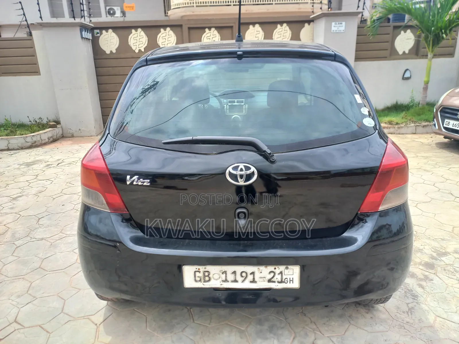 Toyota Vitz 1.0 FWD 3dr 2010 Black