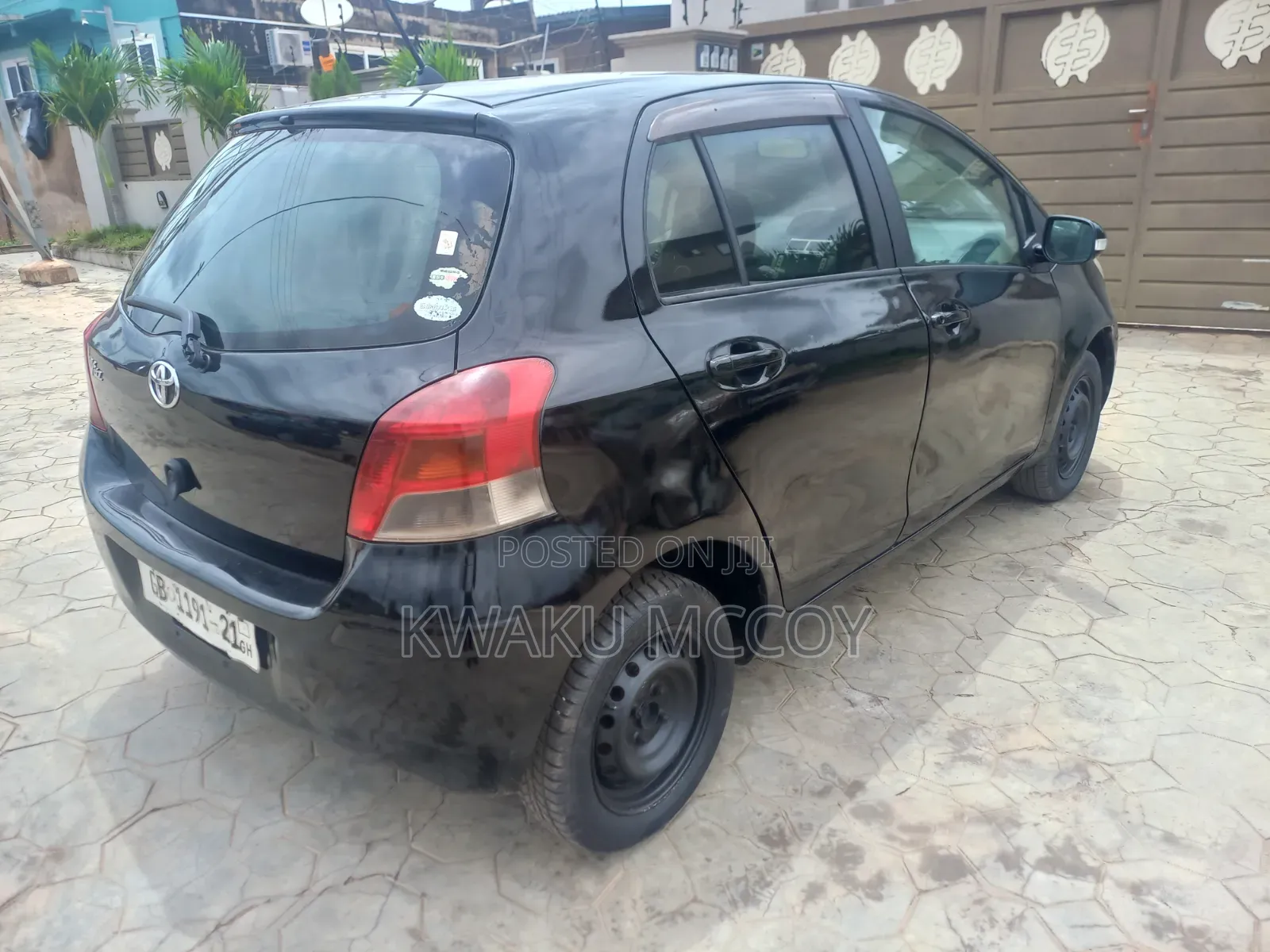 Toyota Vitz 1.0 FWD 3dr 2010 Black