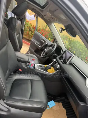 Toyota RAV4 XLE 2021