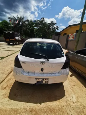 Toyota Vitz 2010 White