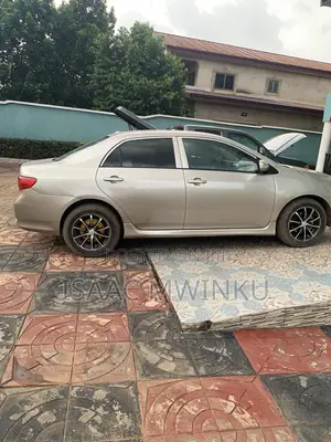 Toyota Corolla 1.8 Advanced 2009 Silver