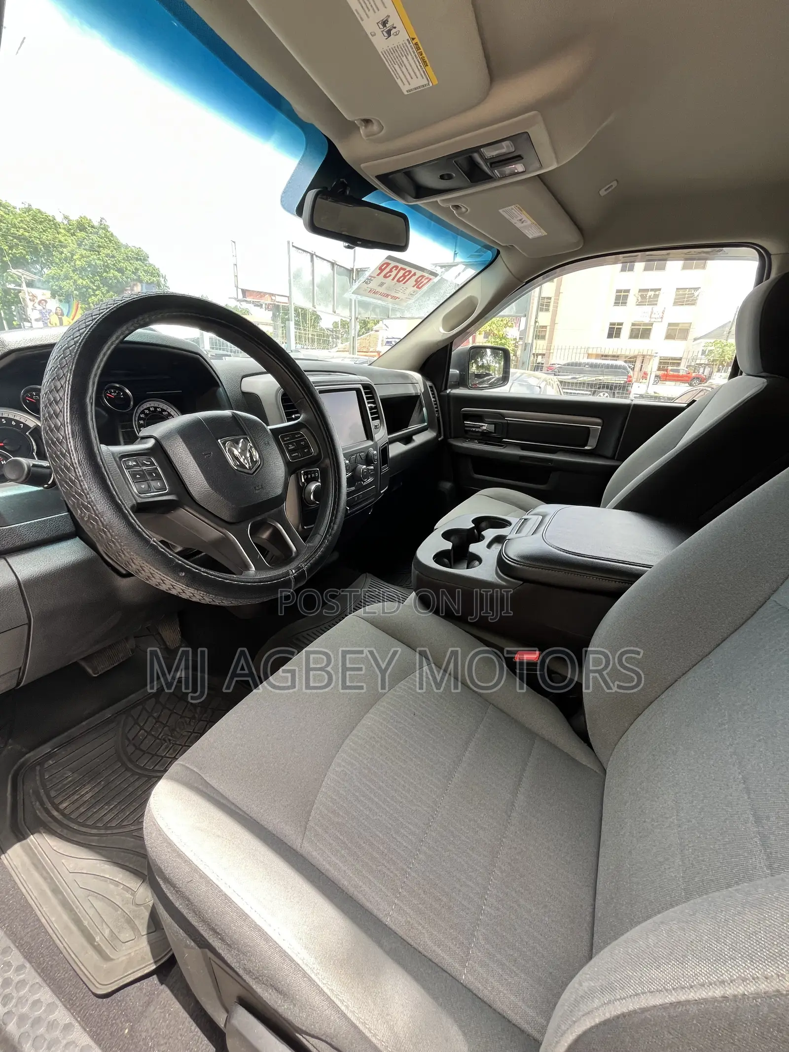 RAM 1500 2021 Gray