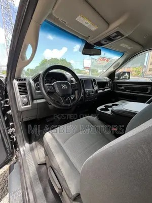 RAM 1500 2021 Gray