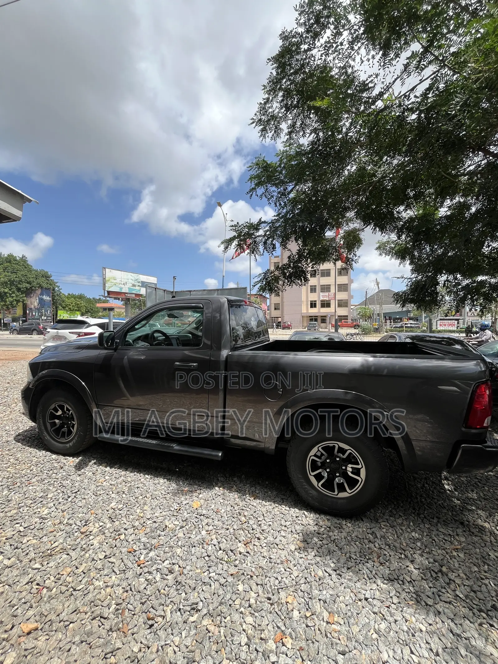 RAM 1500 2021 Gray