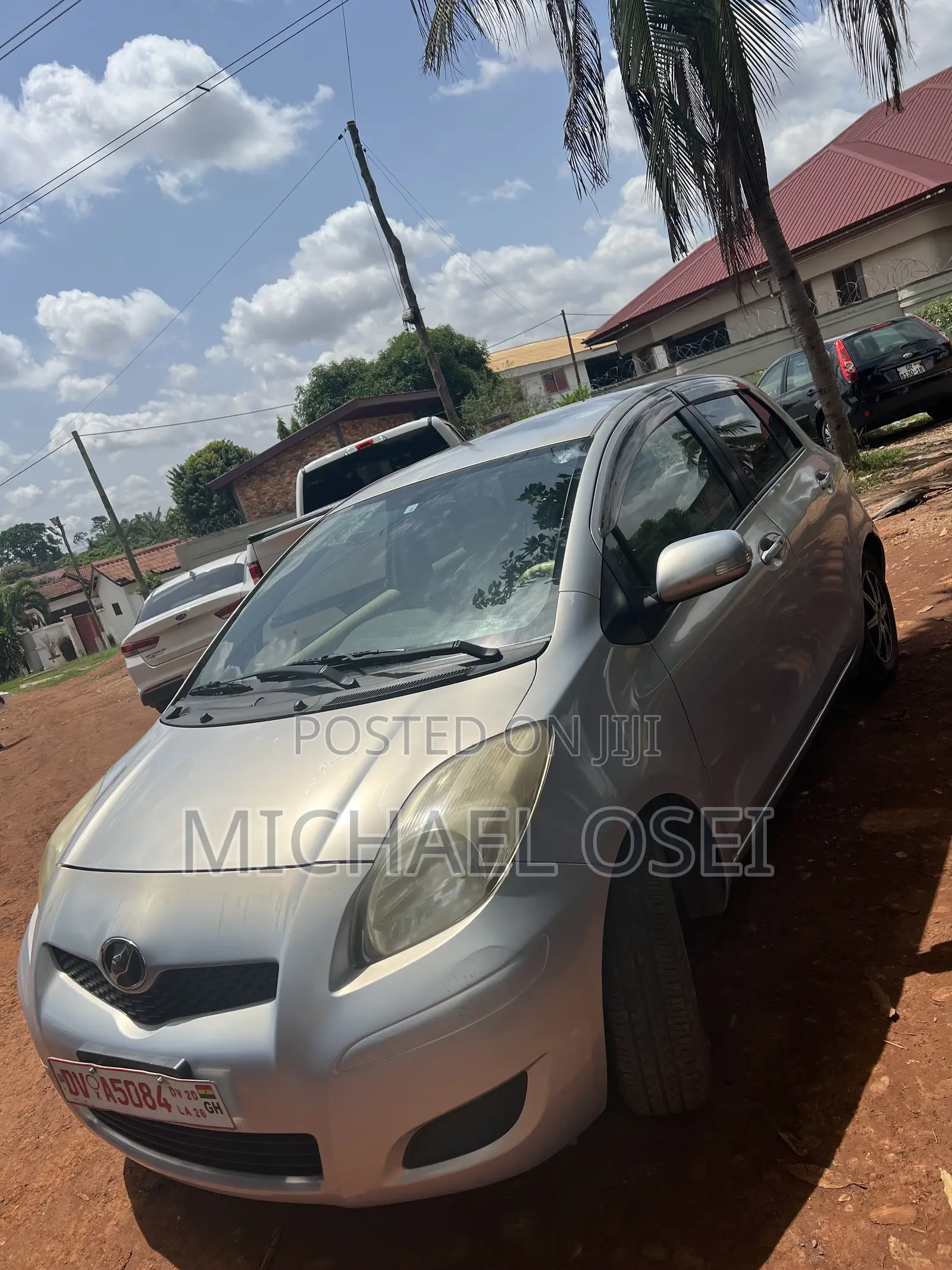 Toyota Vitz 1.3 AWD 5dr 2010 Silver