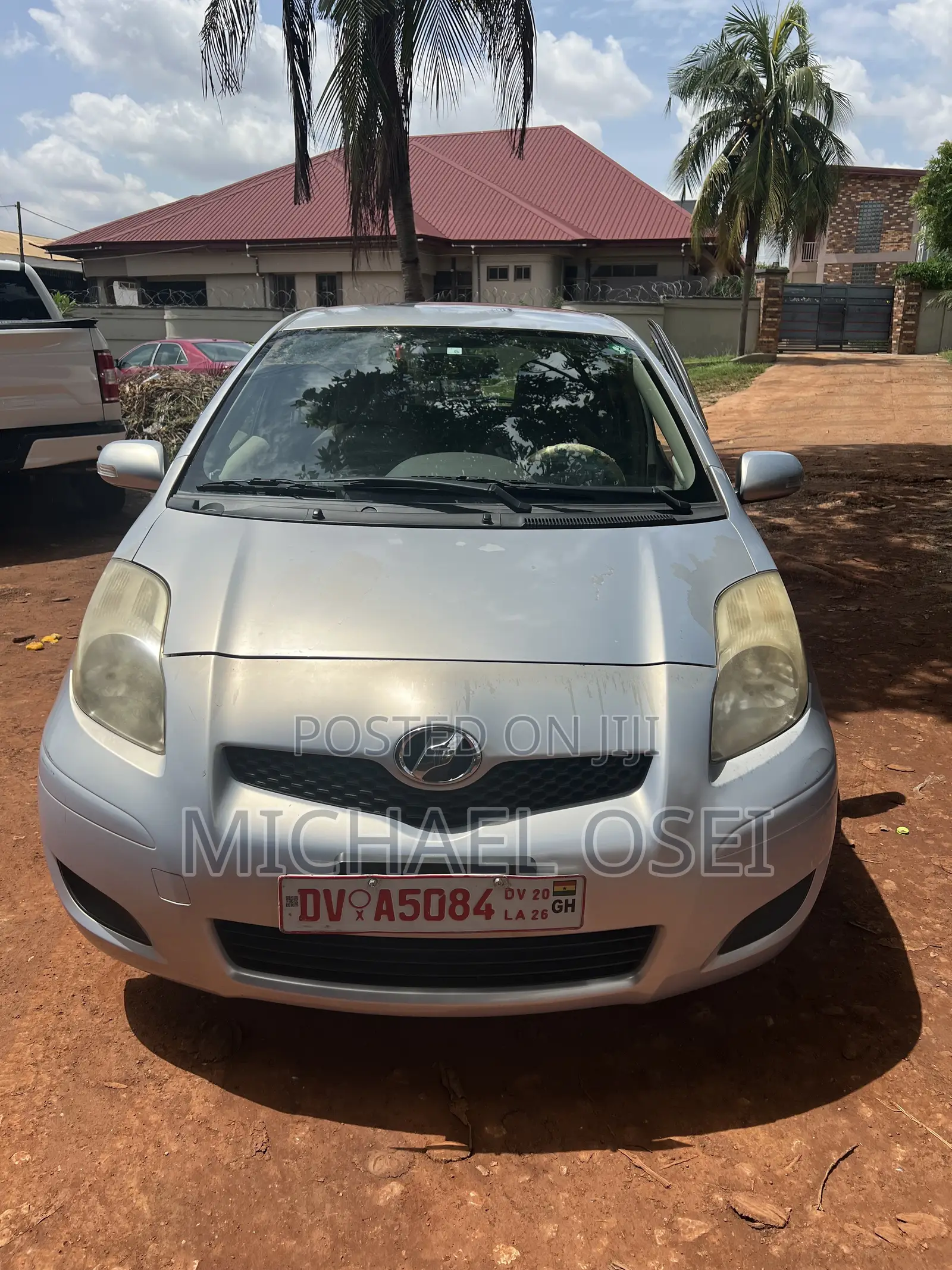 Toyota Vitz 1.3 AWD 5dr 2010 Silver