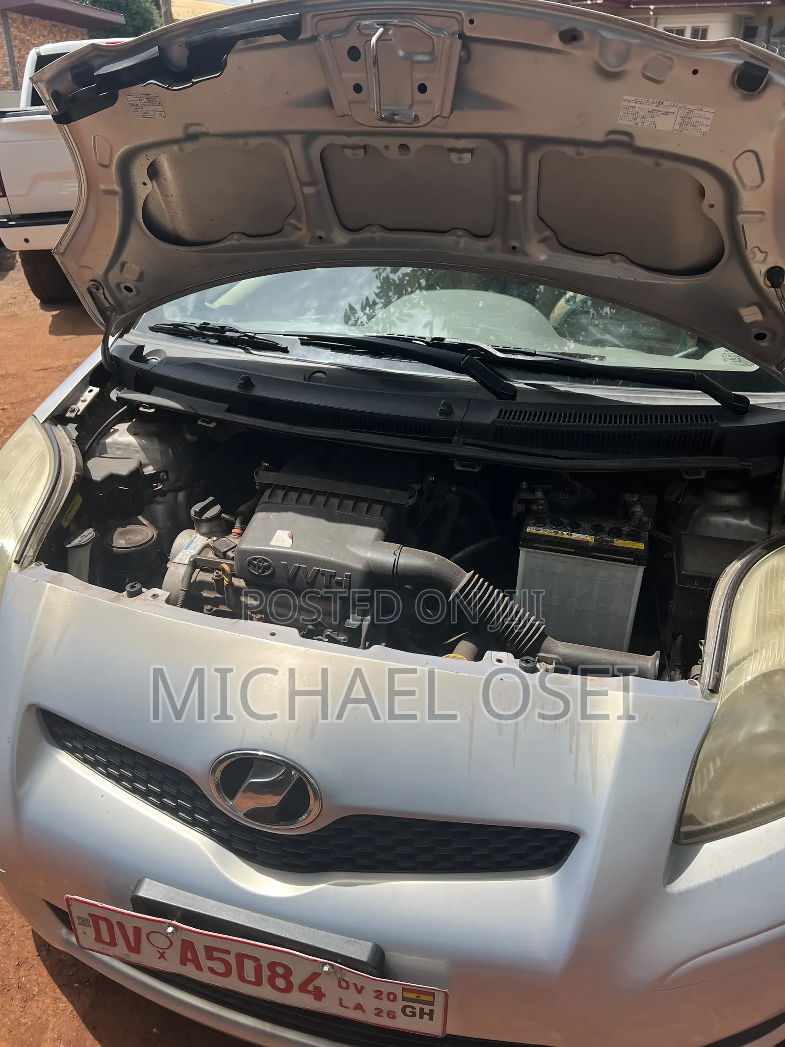 Toyota Vitz 1.3 AWD 5dr 2010 Silver