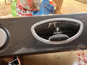 Original Behringer Power Amplifier ( Mid )