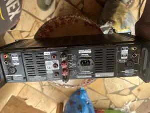 Original Behringer Power Amplifier ( Mid )