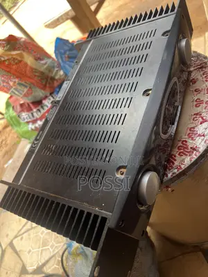 Original Behringer Power Amplifier ( Mid )