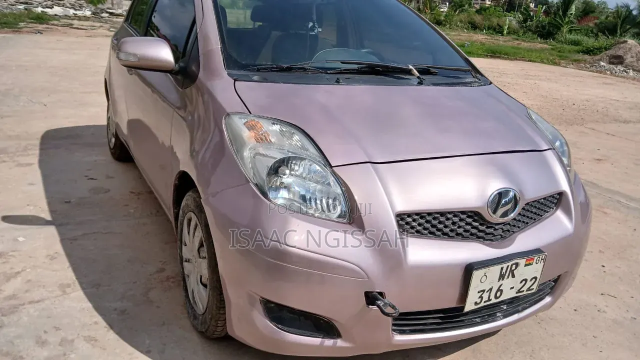 Toyota Vitz 1.0 FWD 5dr 2010 Pink
