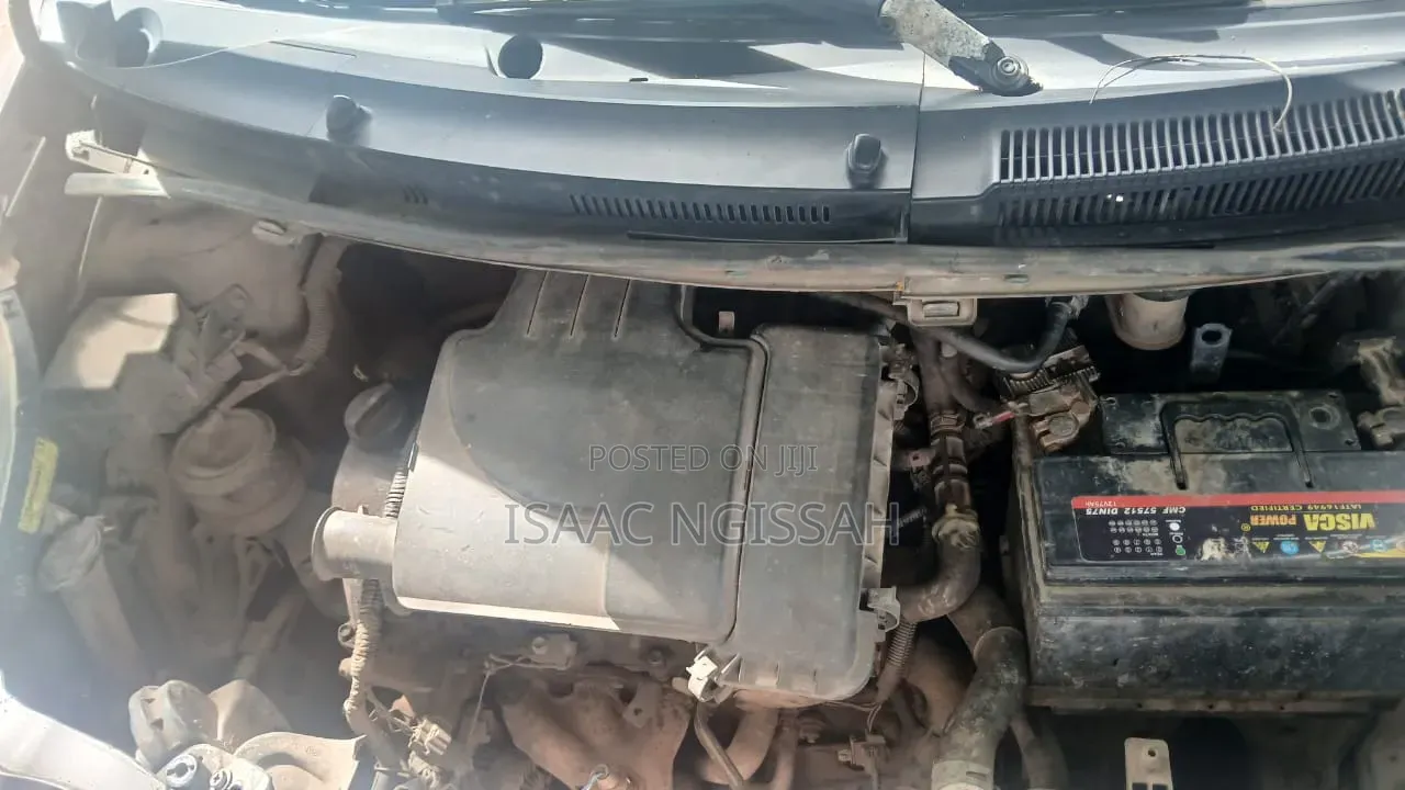 Toyota Vitz 1.0 FWD 5dr 2010 Pink