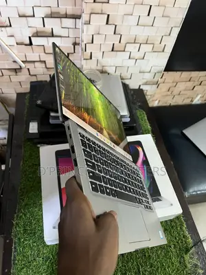 Laptop Dell Latitude 7400 8GB Intel Core i5 SSD 256GB