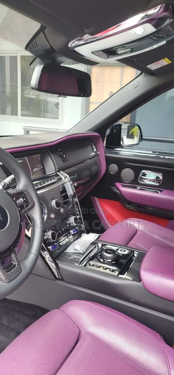 Rolls-Royce Cullinan Black Badge 2024 Black