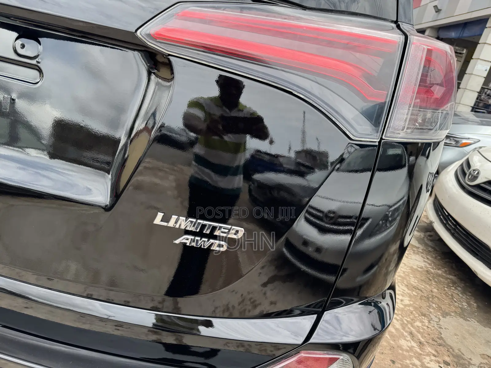 Toyota RAV4 Limited 4dr SUV (2.5L 4cyl 6A) 2018 Black