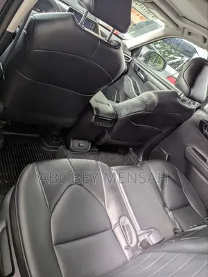 Toyota Highlander XLE 2022 Gray