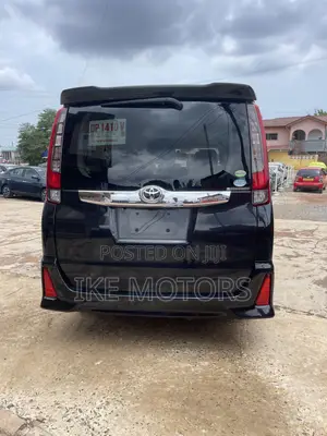 Toyota Voxy 2014 Black