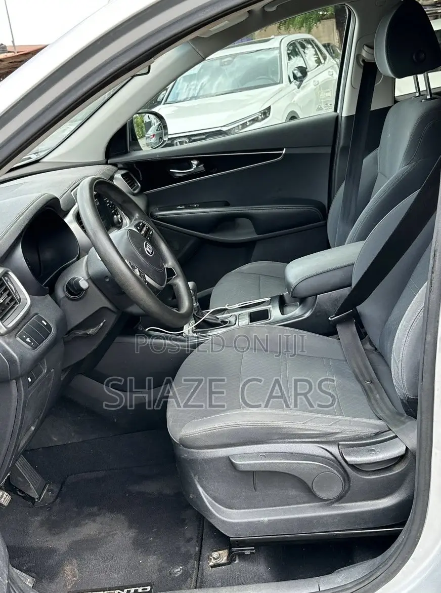 Kia Sorento 2.4L LX AWD 2019 Silver