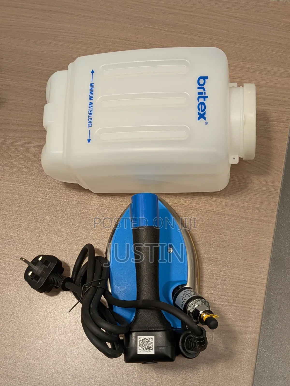Original Britex Steam Iron for Sale. In Excellent Condition