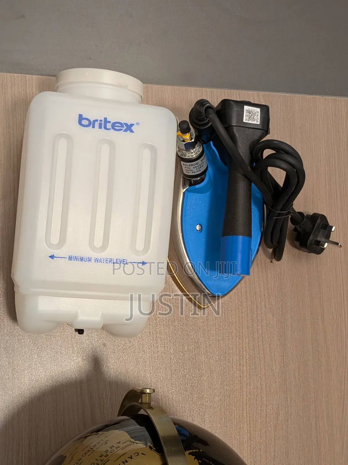 Original Britex Steam Iron for Sale. In Excellent Condition