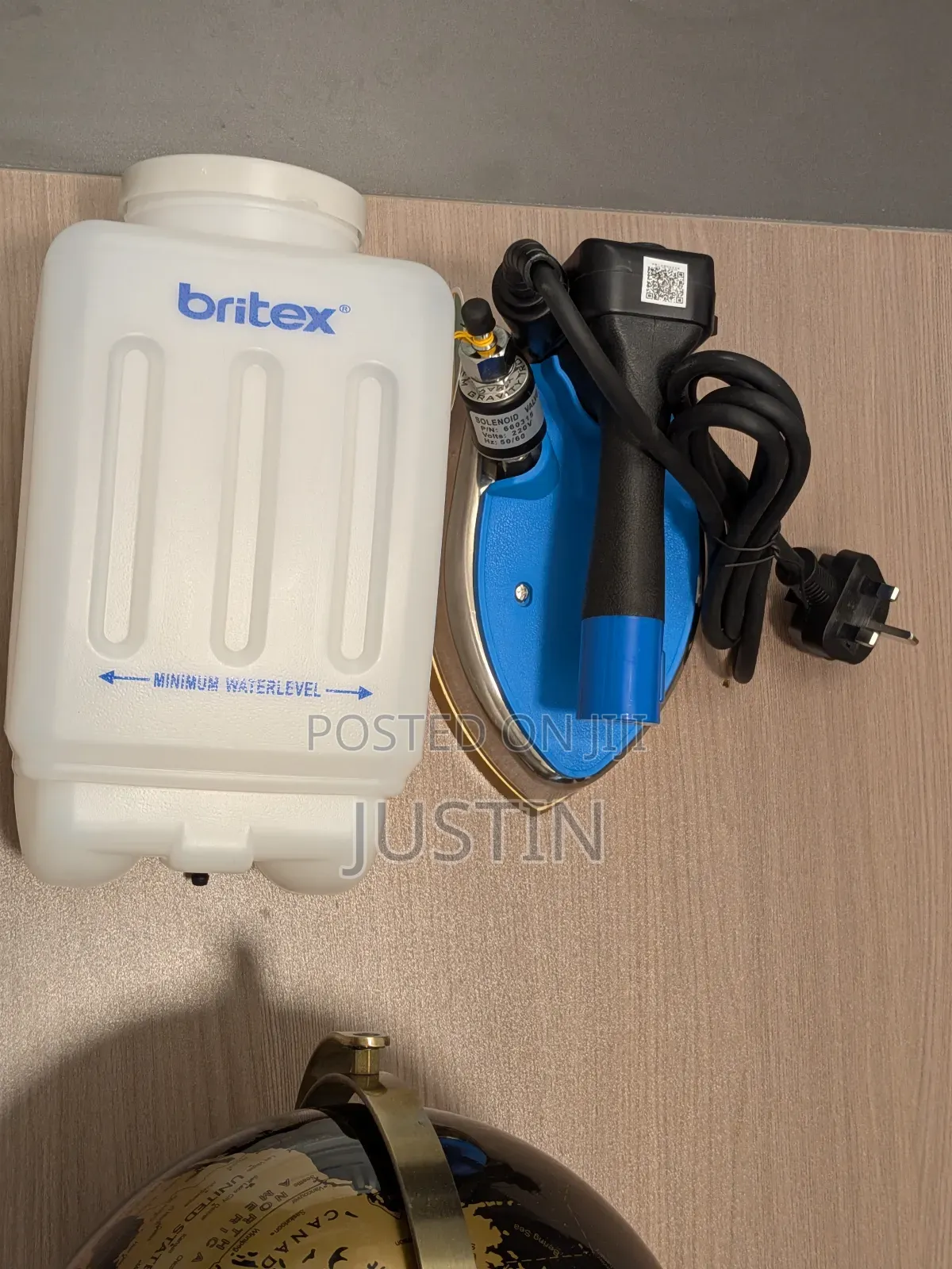 Original Britex Steam Iron for Sale. In Excellent Condition