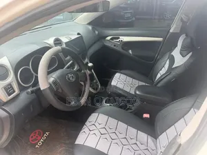 Toyota Matrix 2010 White