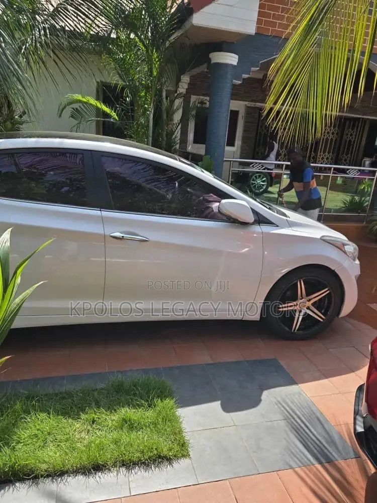 Hyundai Avante 2015 White