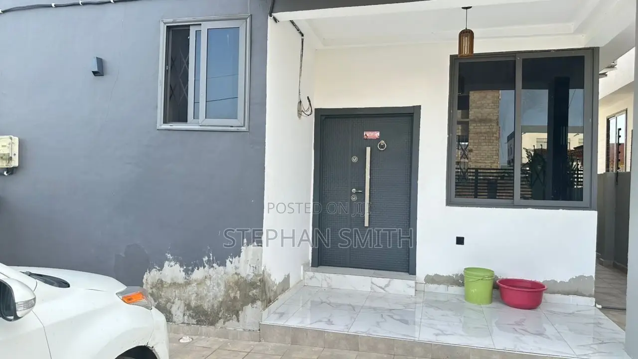 3bdrm House in Apsrtment House, Ola Achool Area for rent
