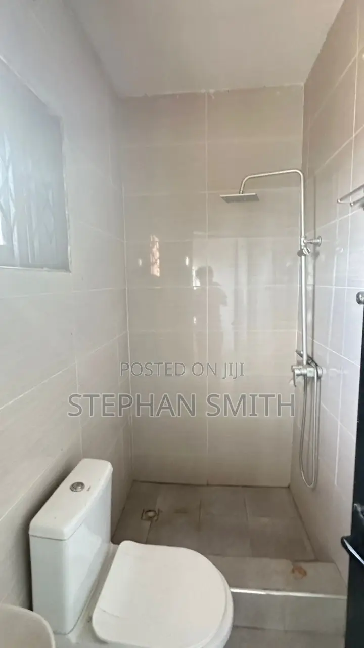 3bdrm House in Apsrtment House, Ola Achool Area for rent