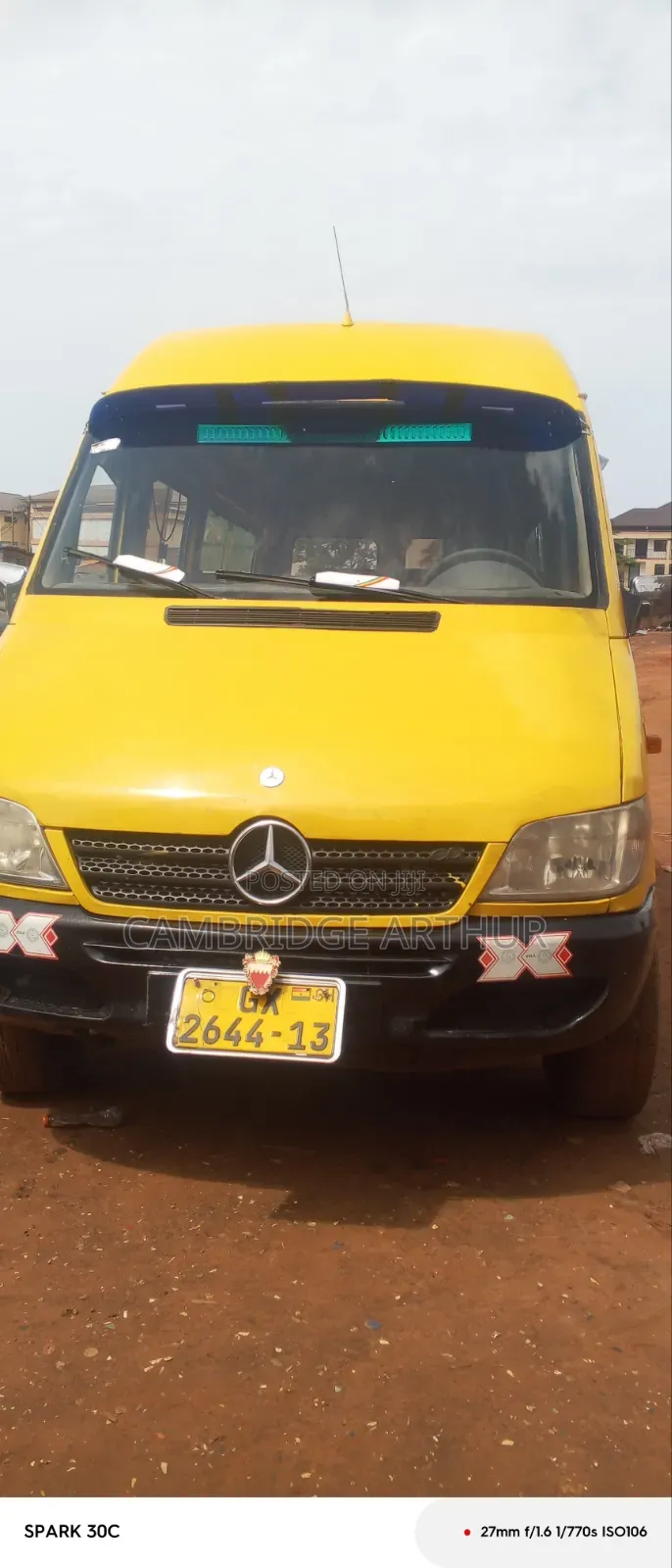 Mercedes-Benz Sprinter 2000 Yellow