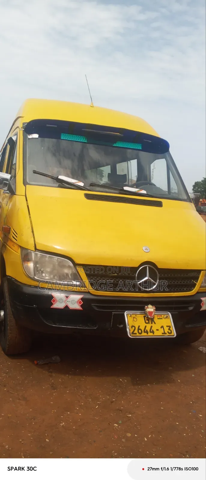 Mercedes-Benz Sprinter 2000 Yellow