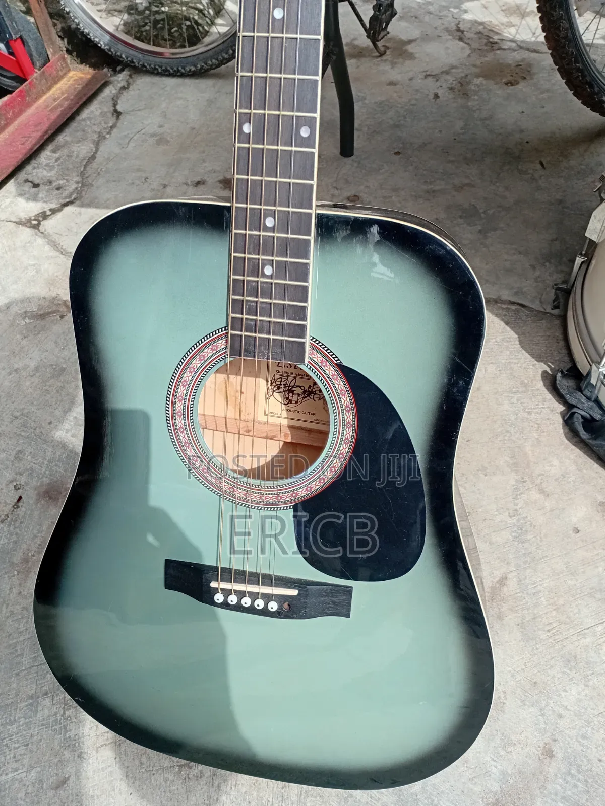 Full Acoustic Guitar