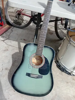 Full Acoustic Guitar