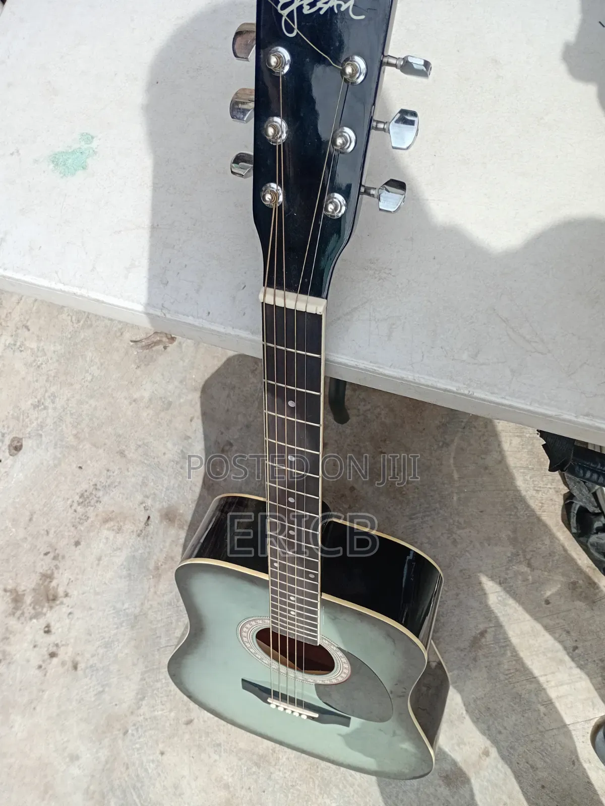 Full Acoustic Guitar