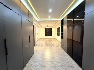 3bdrm House in Lake Side Estate for sale