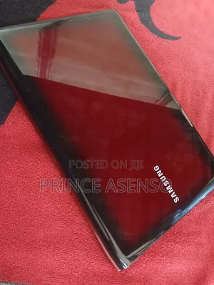 New Laptop Samsung R580 4GB Intel Core i3 SSD 500GB