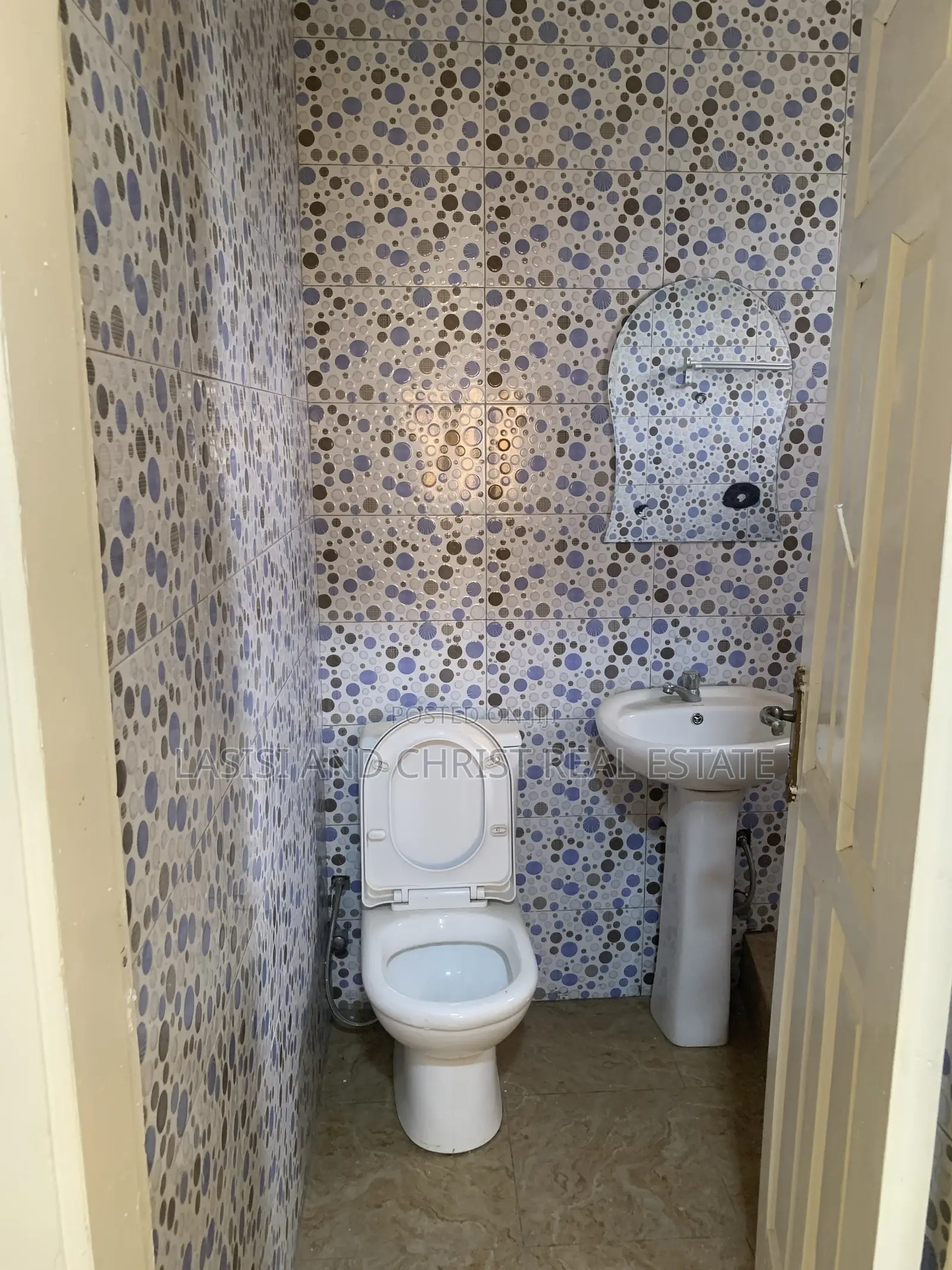 2bdrm Apartment in Lasisi And Christ, Amasaman for rent