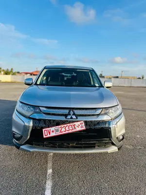 Mitsubishi Outlander SE FWD 2017 Silver