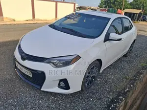 Toyota Corolla 2015 White