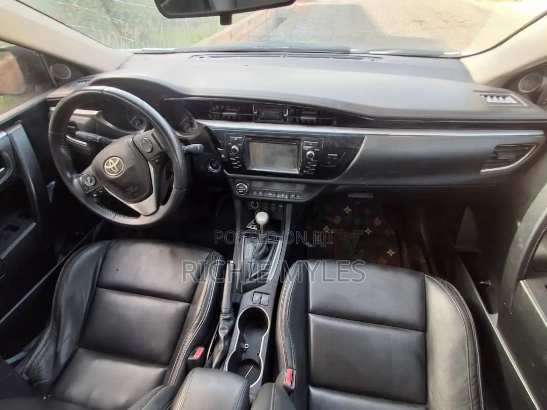 Toyota Corolla 2015 White